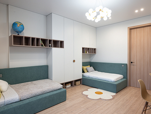 4-комнатная видовая квартира с дизайнерским ремонтом, мебелью и техникой в ЖК "Столичный"